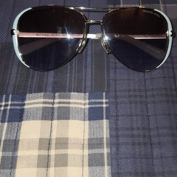 Michael kors sunglasses - Picture 7 of 8